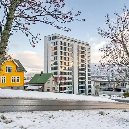 Aurora Center - & Mountain View *